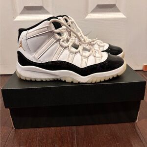 Jordan Kids Sneakers White Black Gold